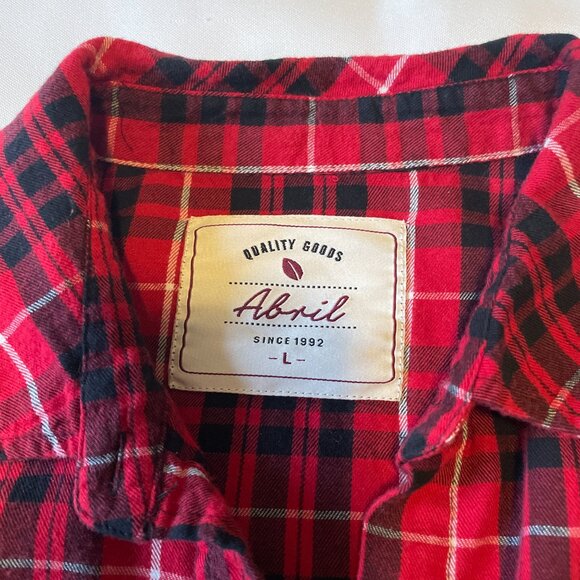 Red and black shirt - Picture 6 of 6